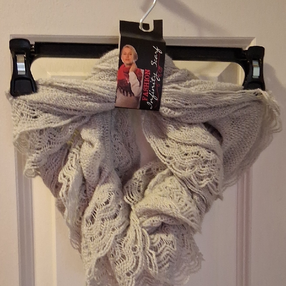 Elegant Cream Lace Scarf